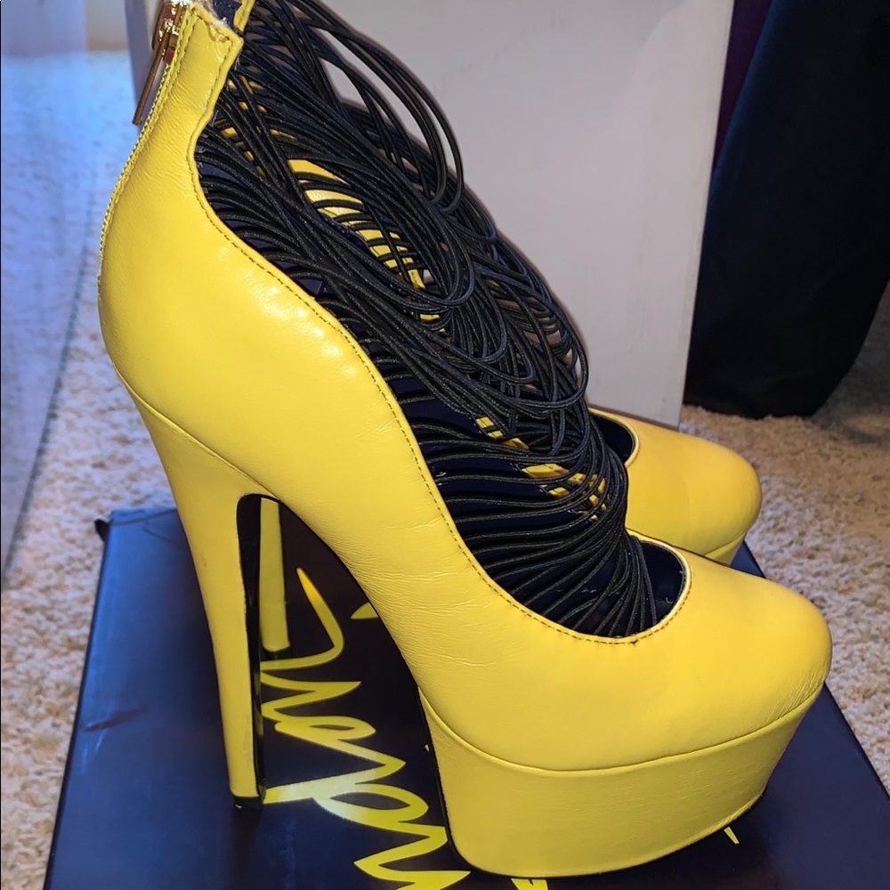 London Trash Ceres Pumps